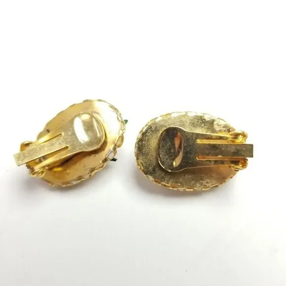 Vintage Cream Color Seashell Cluster Clip On Earrings, Oval Floral Design, Retro - Picture 5 of 6